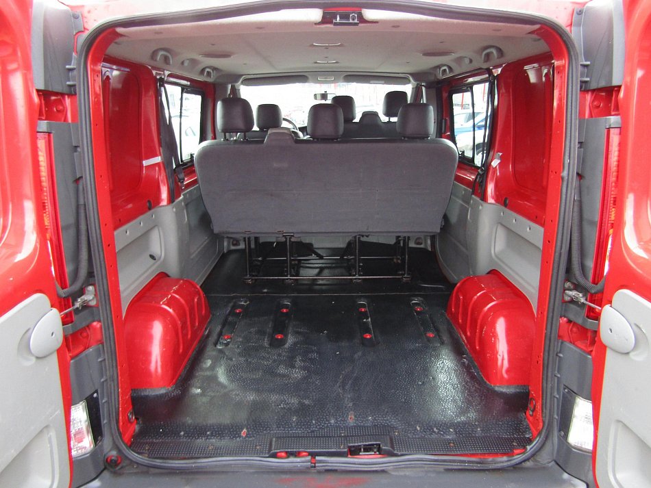 Renault Trafic 2.0dCi  6míst