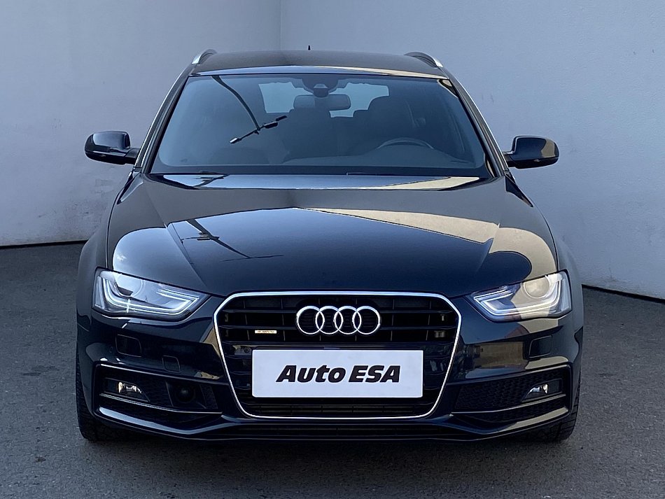 Audi A4 2.0 TDi S-line 4x4