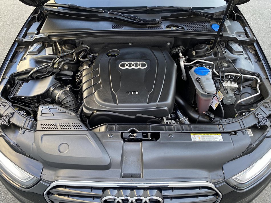 Audi A4 2.0 TDi S-line 4x4