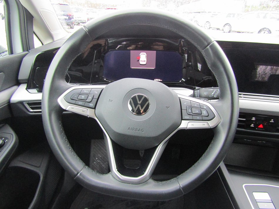 Volkswagen Golf 1.0TSI 