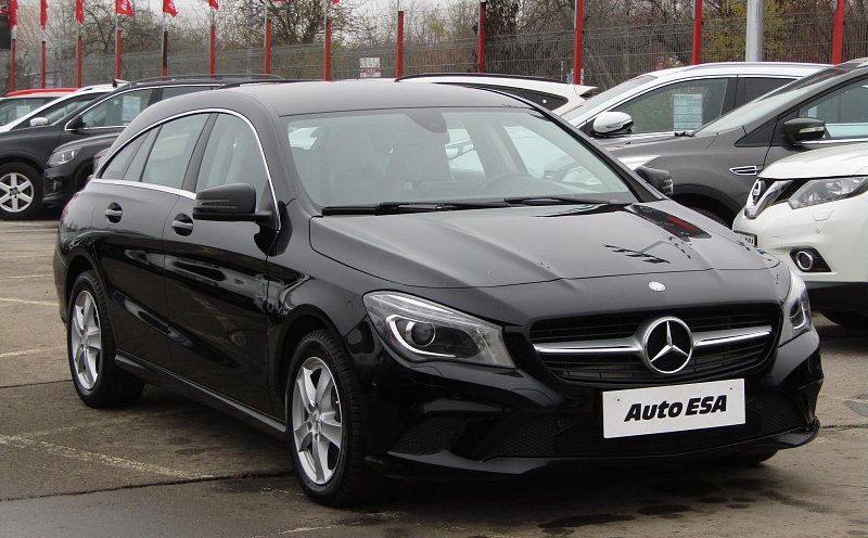 Mercedes-Benz CLA 1.6i  CLA180