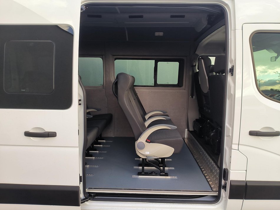 Renault Master 2.3dCi  L2H2 9míst