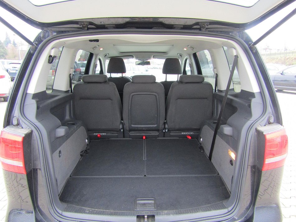 Volkswagen Touran 1.4 TSi CROSS 7míst