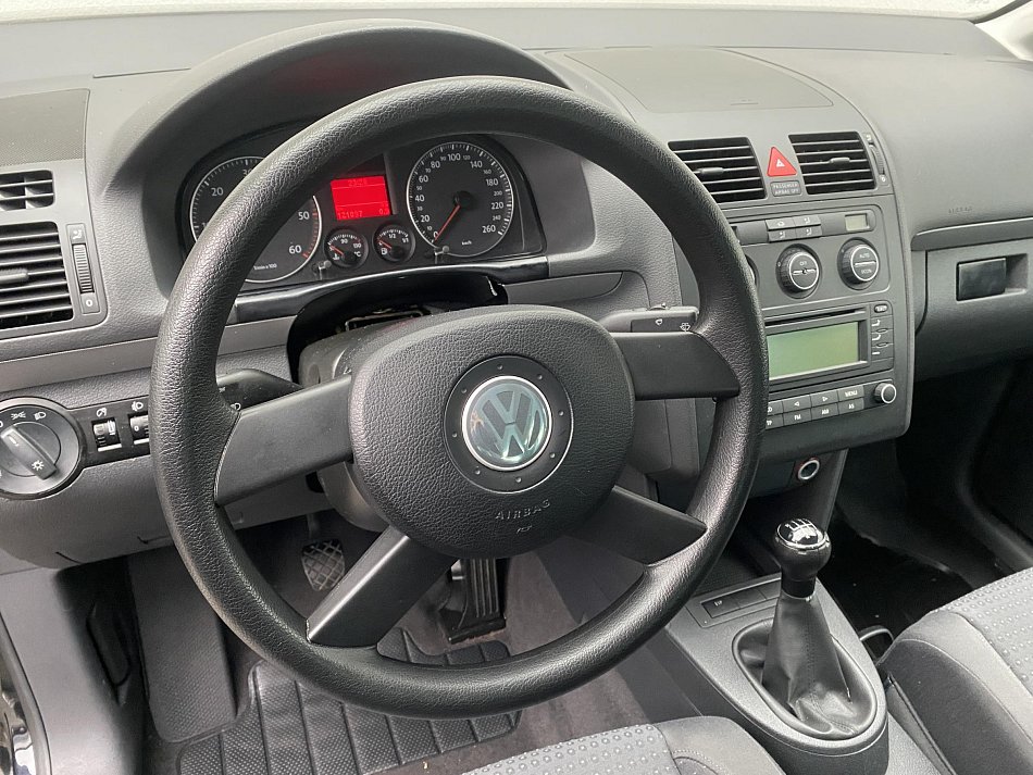 Volkswagen Touran 2.0 TDi  7míst