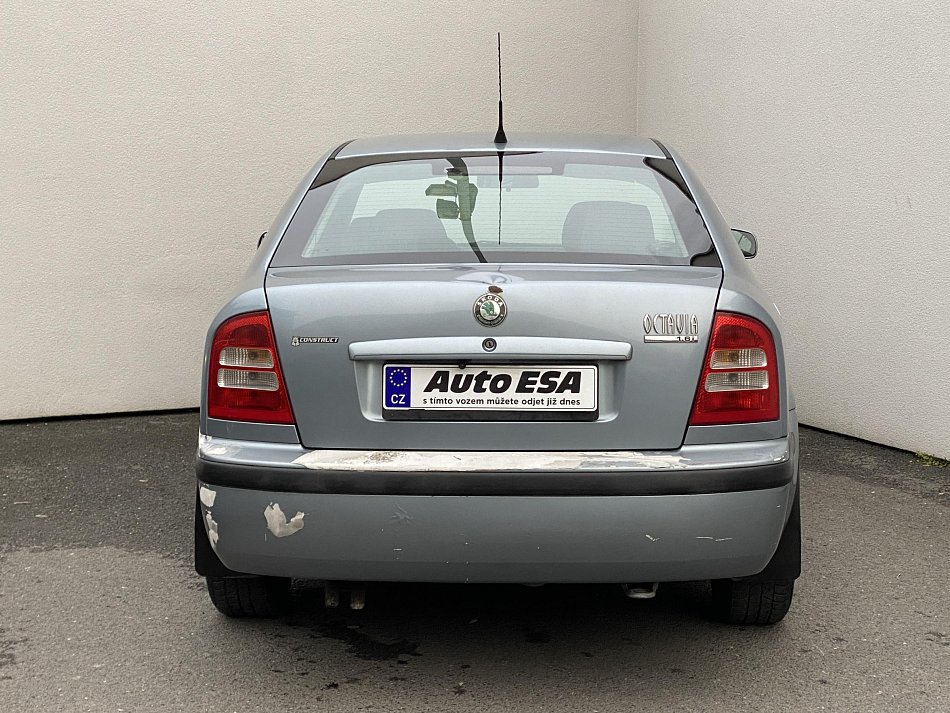 Škoda Octavia 1.6 16V Ambiente