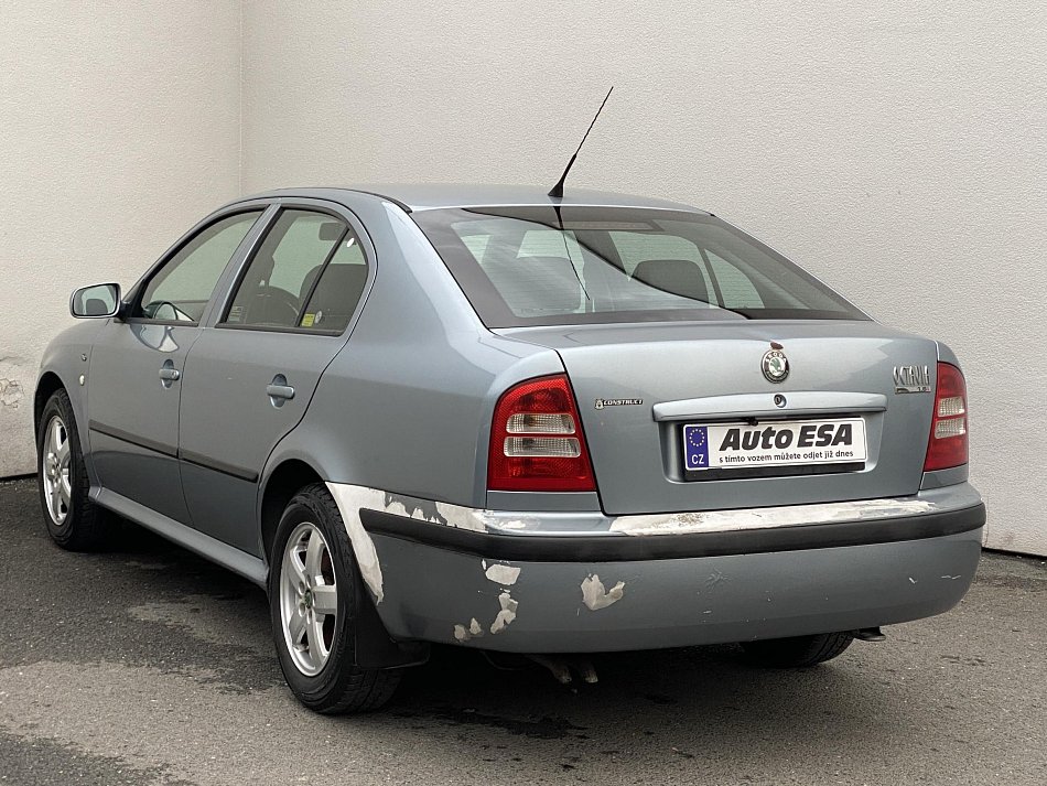 Škoda Octavia 1.6 16V Ambiente