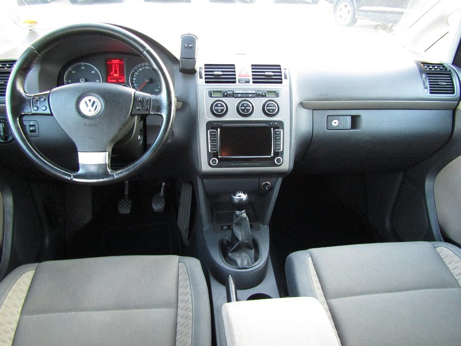 Volkswagen Touran 2.0TDi 