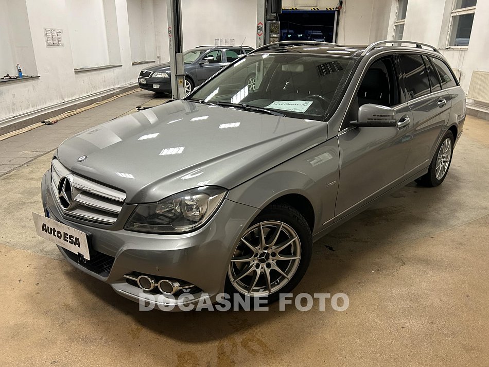 Mercedes-Benz Třída C 2.2CDI 