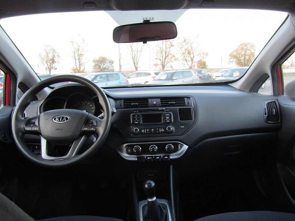 Kia Rio 1.3i 