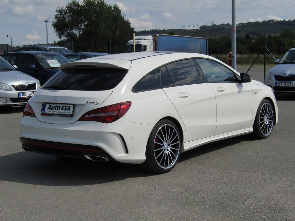 Mercedes-Benz CLA 2.0i  250 4M