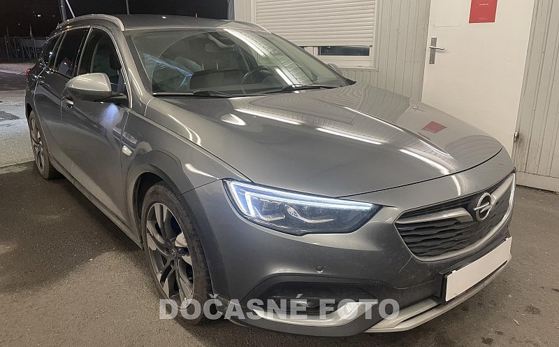 Opel Insignia 2.0 CDTi Country Tourer