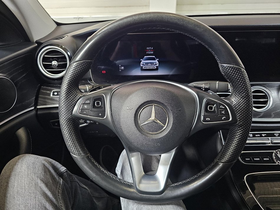 Mercedes-Benz Třída E 220d  E220 4MATIC