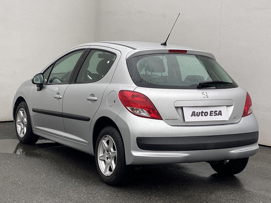 Peugeot 207 1.4 i 