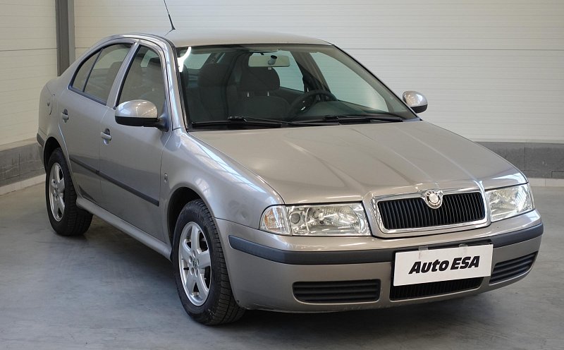 Škoda Octavia 1.6i  Tour