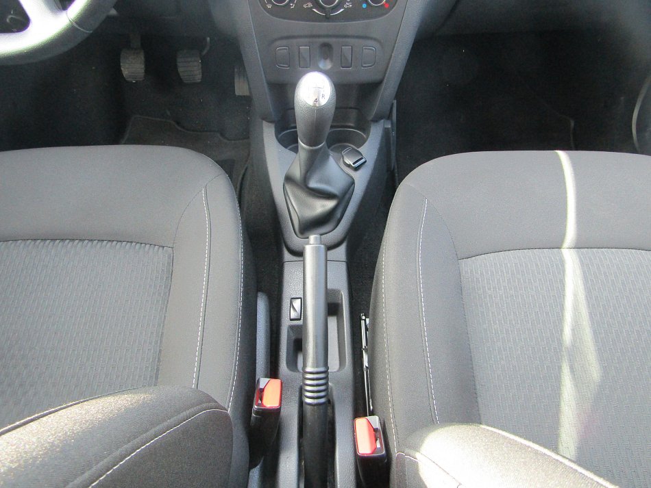 Dacia Sandero 1.0i 