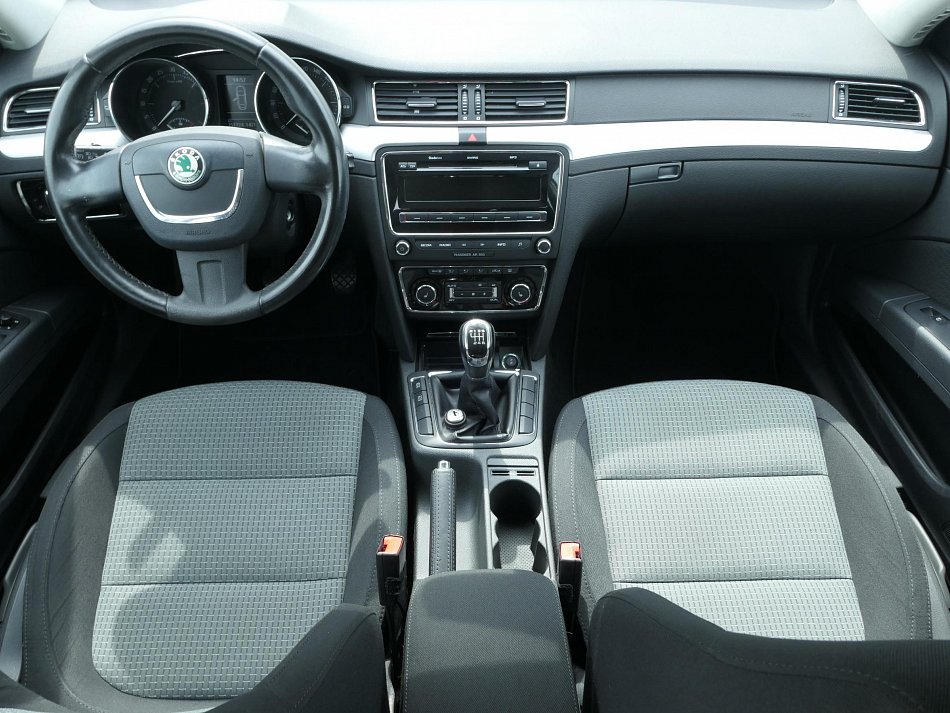 Škoda Superb II 2.0TDi Ambiente