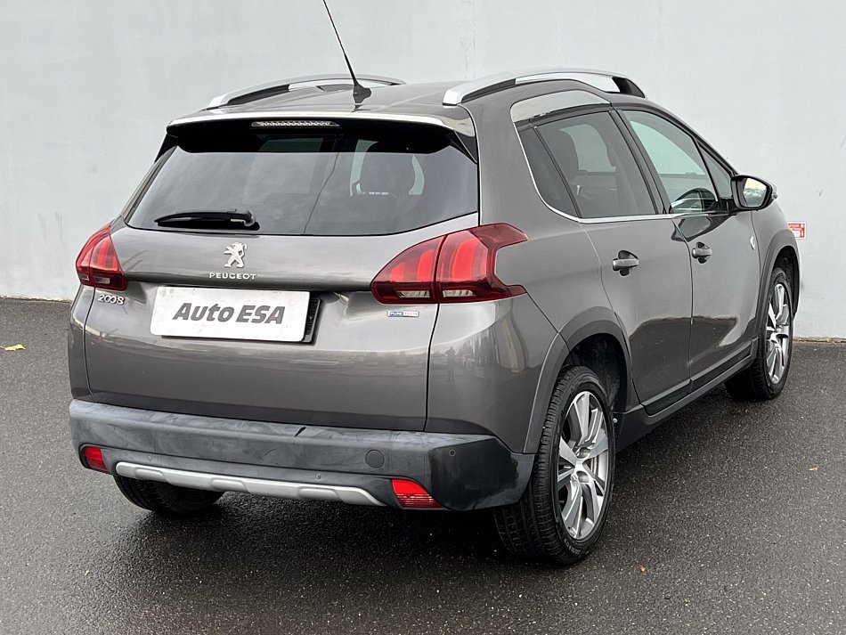 Peugeot 2008 1.2 PT Crossway