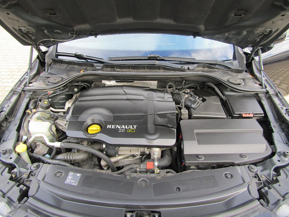 Renault Latitude 2.0 dCi 