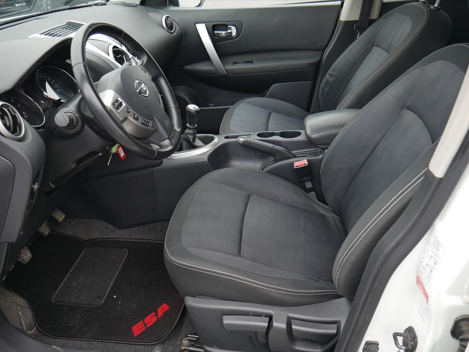 Nissan Qashqai 2.0i 