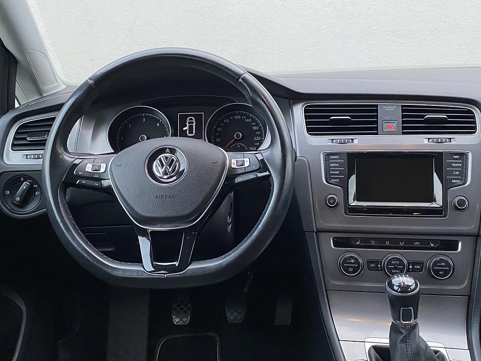 Volkswagen Golf 1.6 TDi 