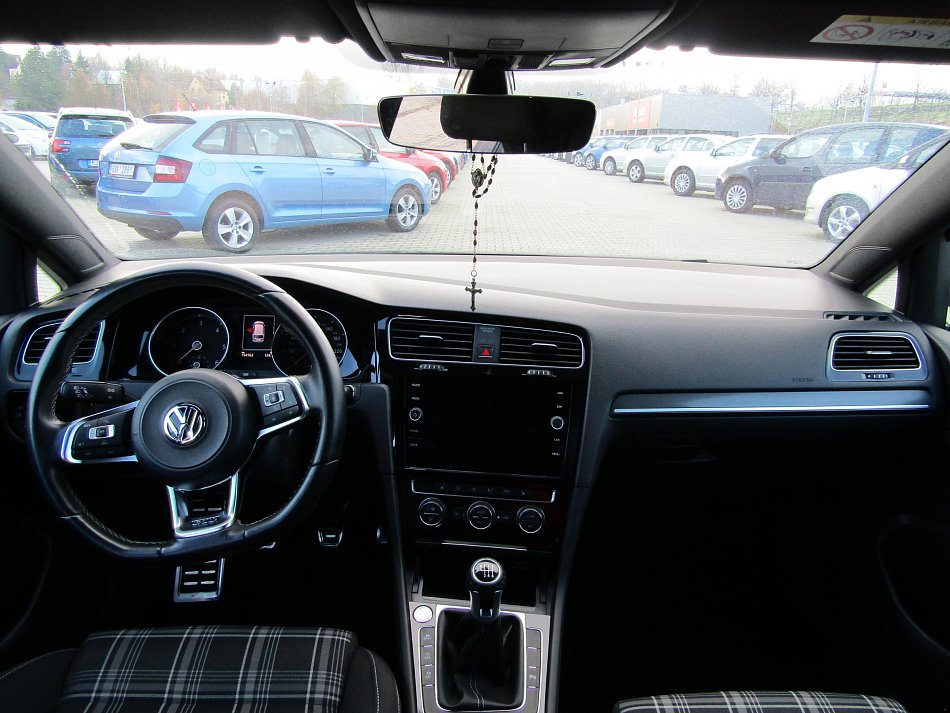 Volkswagen Golf 2.0TDi GTD