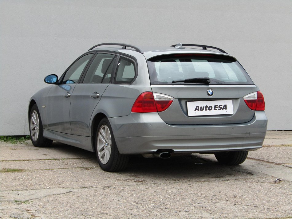 BMW Řada 3 2.0i  320i