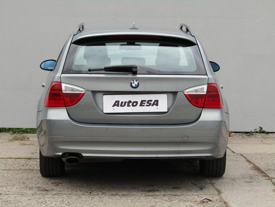 BMW Řada 3 2.0i  320i