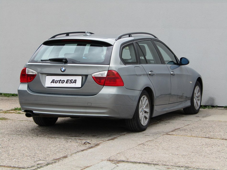 BMW Řada 3 2.0i  320i