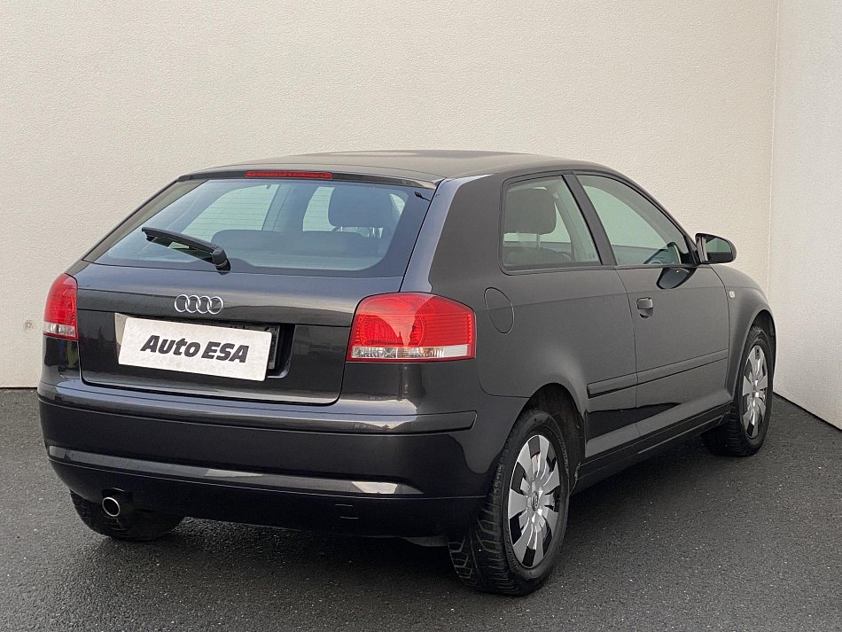 Audi A3 1.6i Attraction