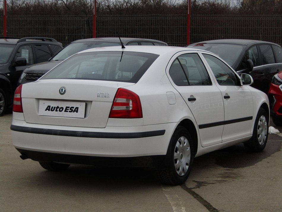 Škoda Octavia II 1.6i Tour