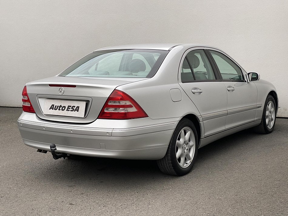 Mercedes-Benz Třída C 2.6 Elegance C240 4M