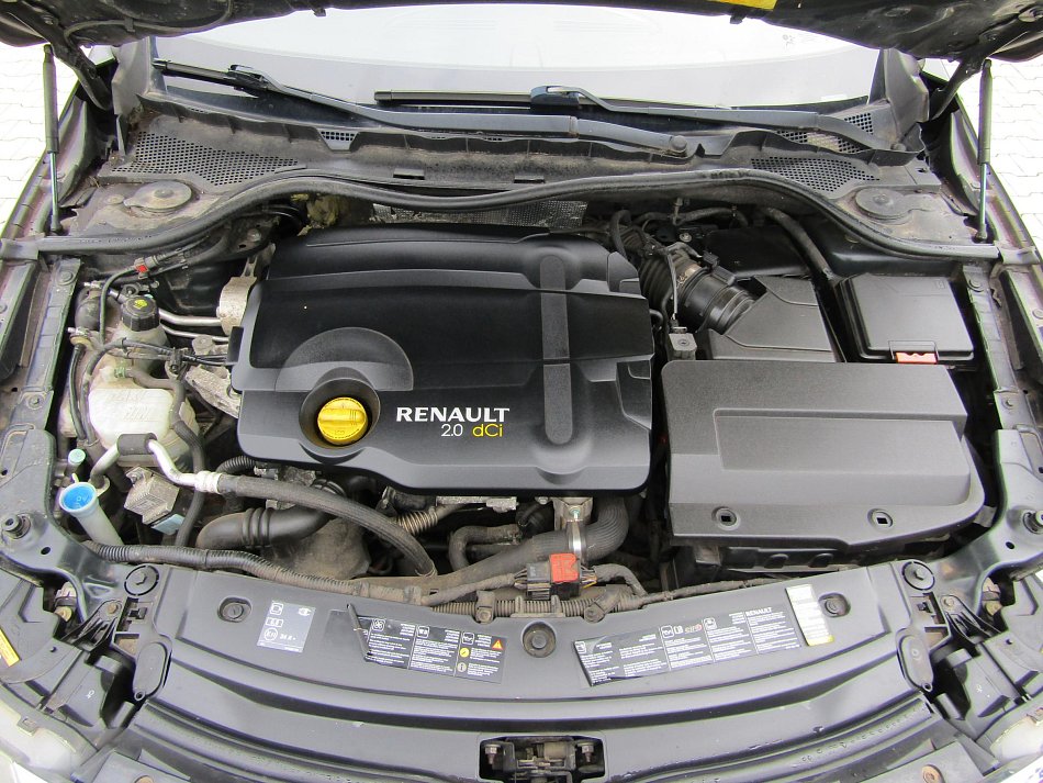 Renault Latitude 2.0dCi 