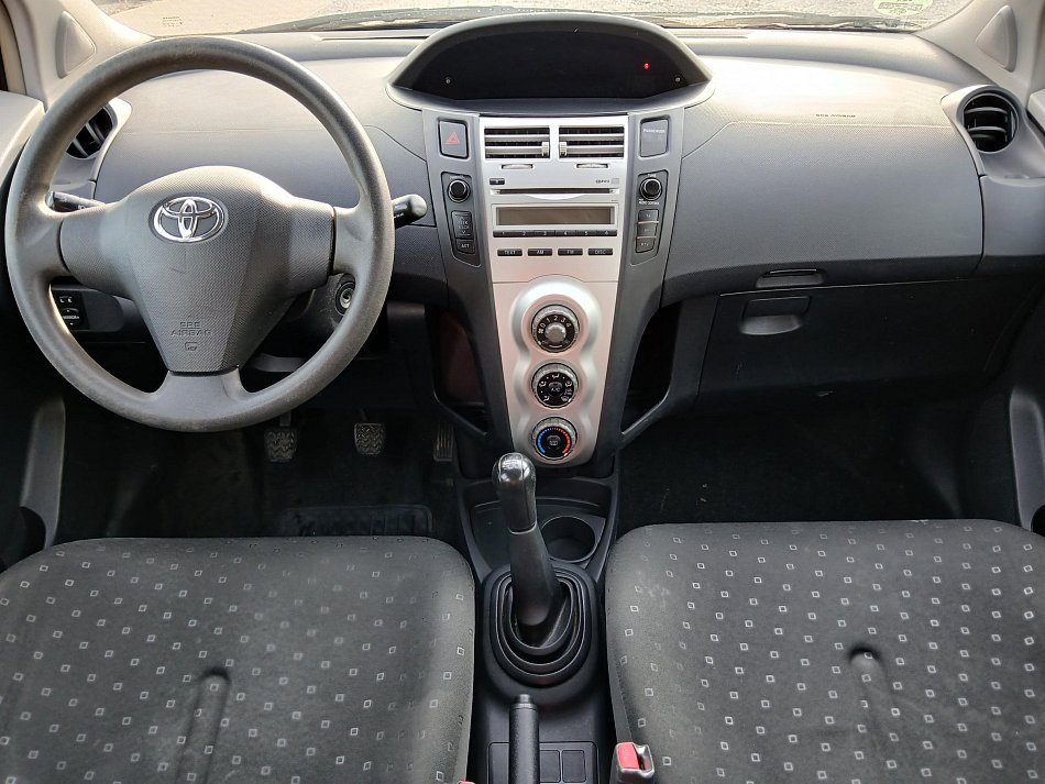 Toyota Yaris 1.3i 