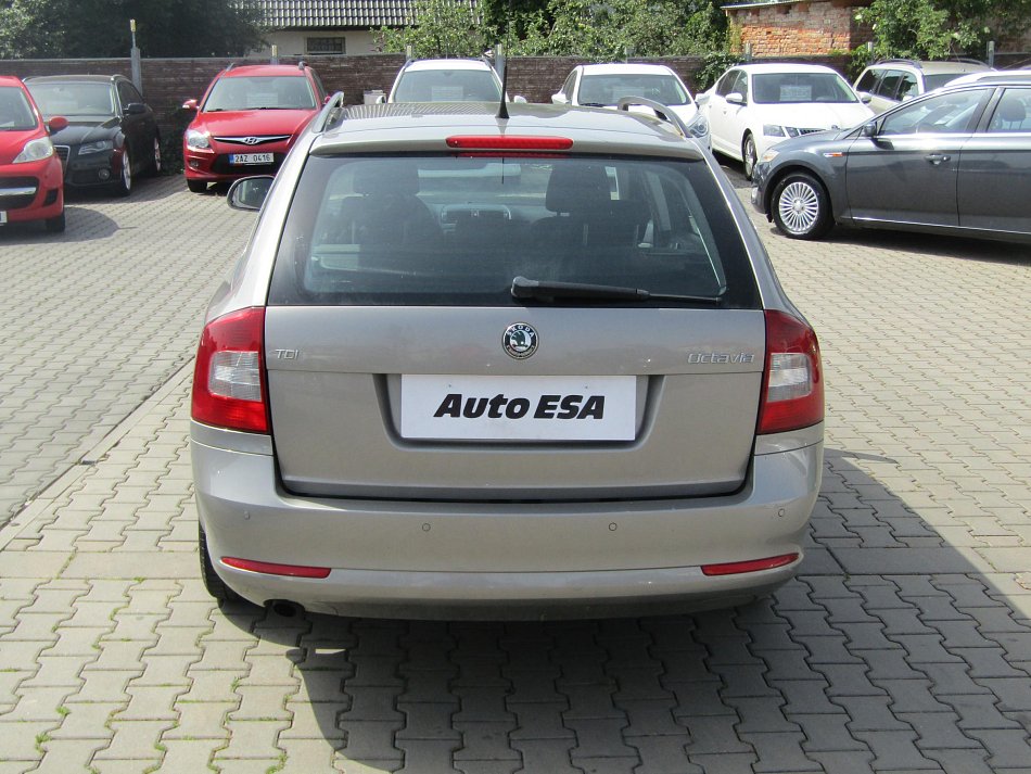 Škoda Octavia II 1.6 TDi Elegance