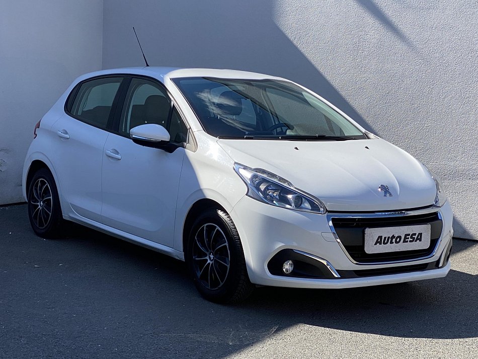 Peugeot 208 1.0i 